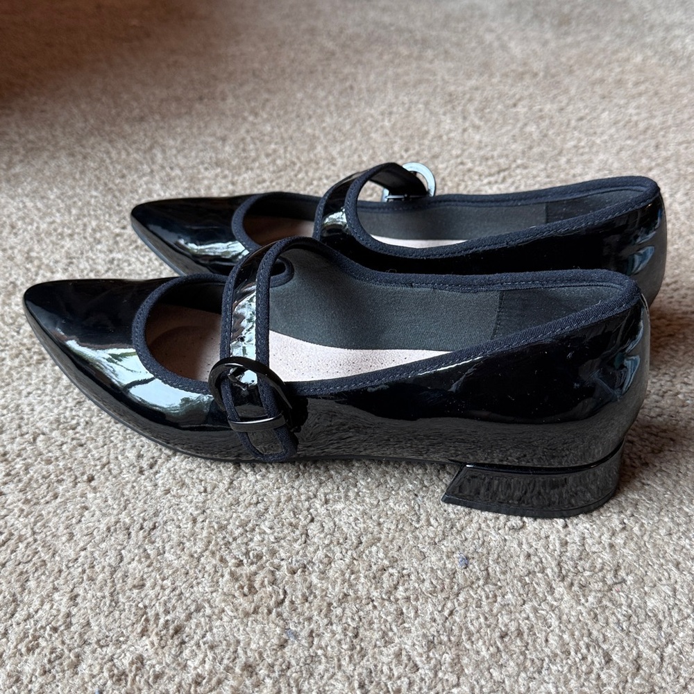 Clarks Women's Black Patent Leather Flats - Picture 4 of 5
